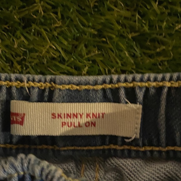 Levi's Classic Blue Kids Jeans - Picture 2 of 3